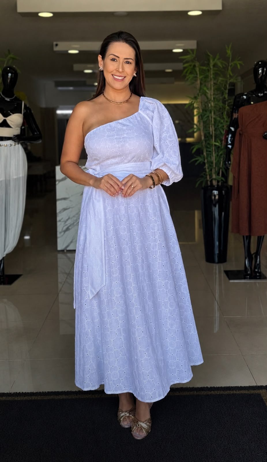 VESTIDO MÍDI LAISE OMBRO SÓ